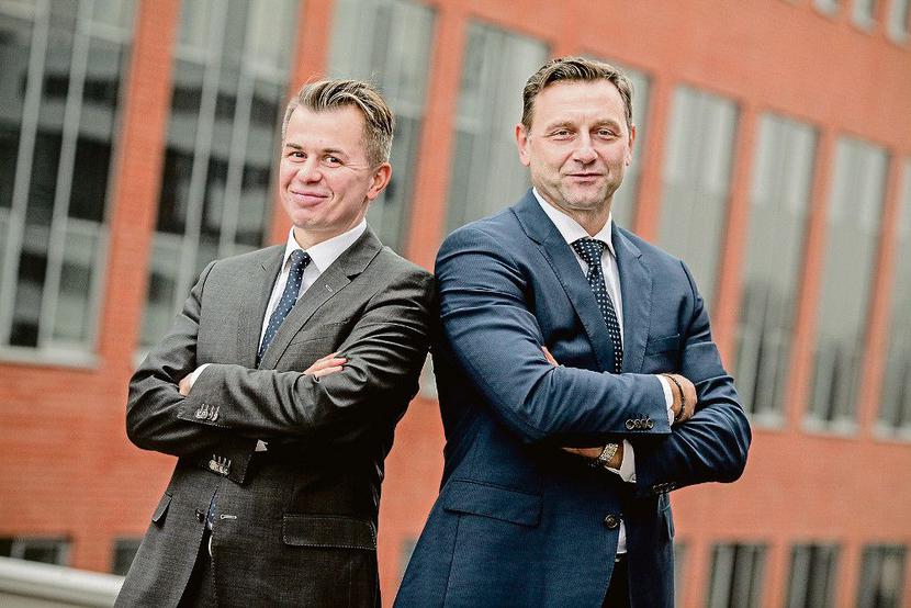 DUŻY CHCE BYĆ WIĘKSZY: DUŻY CHCE BYĆ WIĘKSZY: