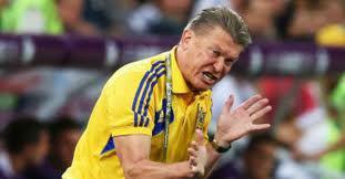 Oleg Błochin, trener reprezentacji Ukrainy, która po wczorajszej porażce przeciwko Anglii, pożegnała się z EURO 2012, wpadł w furię w trakcie rozmowy z dziennikarzem i zaoferował bokserski pojedynek w celu wyjaśnienia sprawy kondycji jego drużyny Oleg Błochin, trener reprezentacji Ukrainy, która po wczorajszej porażce przeciwko Anglii, pożegnała się z EURO 2012, wpadł w furię w trakcie rozmowy z dziennikarzem i zaoferował bokserski pojedynek w celu wyjaśnienia sprawy kondycji jego drużyny