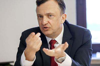 Wiesław Żyżnowski, prezes Mercator Medical, ma prawie 66 proc. akcji spółki. W miesiącach przed wybuchem epidemii koronawirusa zwiększał zaangażowanie, a po skokowym wzroście kursu nie sprzedał ani jednej akcji. Niewielki pakiet spieniężył jednak szef finansów spółki.