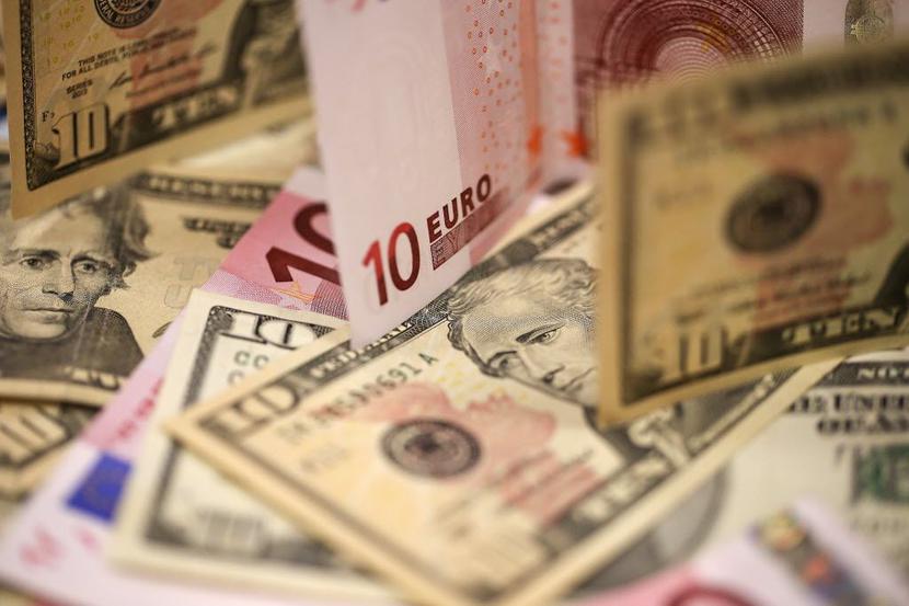 Waluty, dolary, euro Waluty, dolary, euro