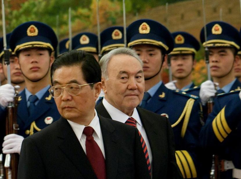 Prezydent Kazachstanu Nursułtan Nazarbajew w czasie wizyty w Chińskiej Republice Ludowej. Fot. Bloomberg. Prezydent Kazachstanu Nursułtan Nazarbajew w czasie wizyty w Chińskiej Republice Ludowej. Fot. Bloomberg.