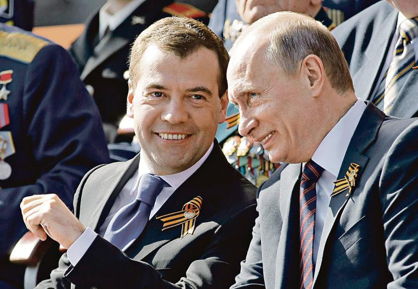 DOBRA MINA DO ZŁEJ GRY: DOBRA MINA DO ZŁEJ GRY: