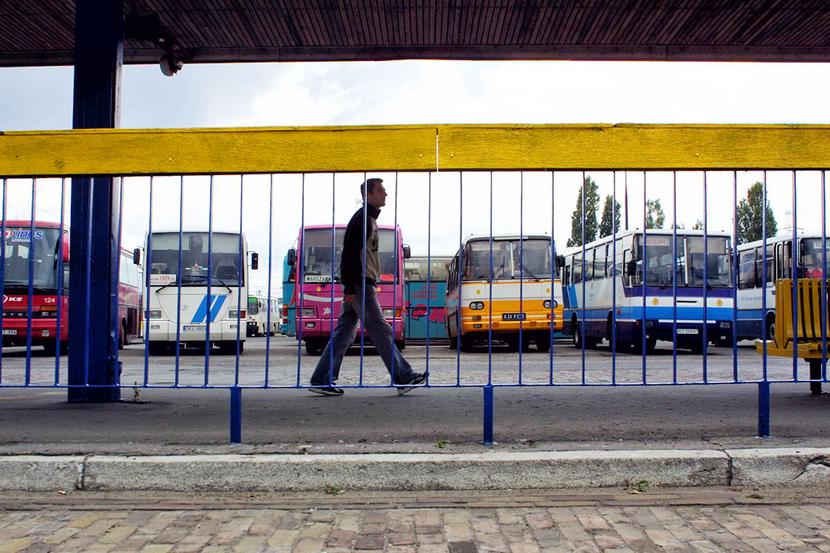 ODCIĘCI OD ŚWIATA: ODCIĘCI OD ŚWIATA: