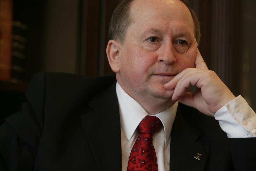 Wciąż niewielki odsetek kredytów będzie udzielanych w walutach obcych - prognozuje Krzysztof Pietraszkiewicz, prezes Związku Banków Polskich. Wciąż niewielki odsetek kredytów będzie udzielanych w walutach obcych - prognozuje Krzysztof Pietraszkiewicz, prezes Związku Banków Polskich.