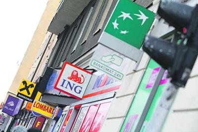 Konta oszczędnościowe dają klientom elastyczność w dysponowaniu wkładami, ale ceną za to jest możliwość obniżki oprocentowania przez bank.