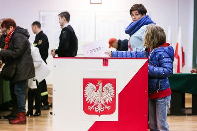 Pięć lat temu posłowie do PE wybierani byli w urnach ze sklejki, obecnie są one przezroczyste.
