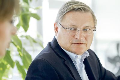 - W przypadku złożenia zażalenia przez prokuraturę, realny termin jego rozpatrzenia przez Sąd Apelacyjny w Warszawie to 2 miesiące, czyli tyle, ile trwa kolejny okres orzeczonego aresztu – zauważa Wojciech Kostrzewa, prezes PRB. Apel do Ministra Sprawiedliwości wspiera także Konfederacja Lewiatan, kierowana przez Macieja Wituckiego.