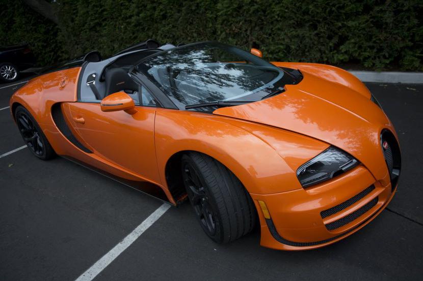 Bugatti Veyron 16.4 Grand Sport Vitesse fot. Bloomberg Bugatti Veyron 16.4 Grand Sport Vitesse fot. Bloomberg