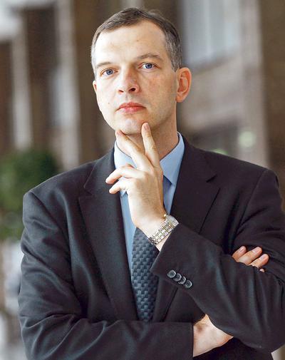 CO FUNDUSZ, TO STRATEGIA:Jakub Głowacki, zarządzający Acer Aggressive, i Piotr Bień, wiceprezes TFI PZU, zarządzający PZU FIZ Akcji Focus, podkreślają, że rozwiązania na rynku funduszy absolutnej stropy zwrotu są bardzo zróżnicowane. To, jaki kawałek tortu z giełdowej hossy przypadnie w udziale klientom, zależy od apetytu na ryzyko.