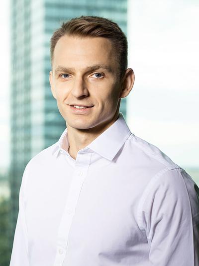 Marcin Tomaszewski, ekonomista EBOR i autor raportu o kondycji polskiej gospodarki podczas pandemii, przekonuje, że jeśli nie będzie drugiej fali zachorowań, Polska przejdzie relatywnie łagodną recesję na tle innych krajów UE.