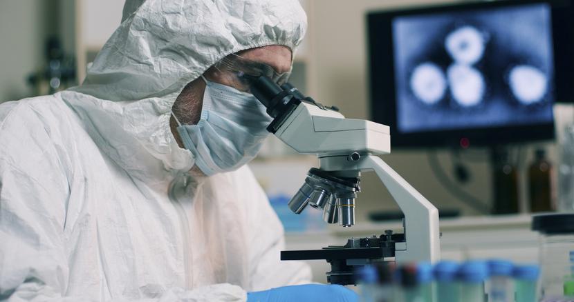 laboratorium, koronawirus, mikroskop, naukowiec, badanie