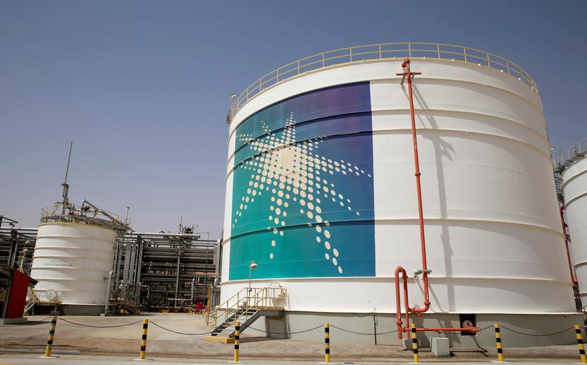 Jeden ze zbiorników na ropę koncernu Saudi Aramco