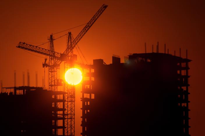 Więcej drogich lokali: