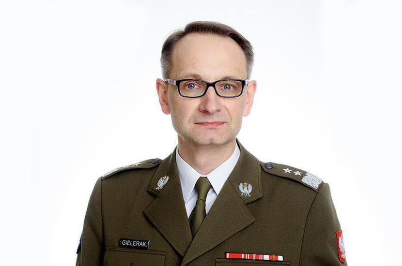 wojskowa służba zdrowia odczuwa wieloletnie skutki dalece ograniczonego dostępu do wykwalifikowanej kadry medycznej - mówi gen. prof. Gielerak. 
