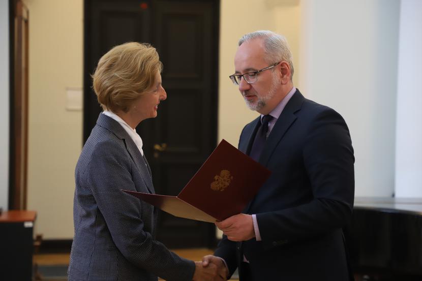 Na zdjęciu prof. Marcinowska-Suchowierska oraz minister Adam Niedzielski Na zdjęciu prof. Marcinowska-Suchowierska oraz minister Adam Niedzielski