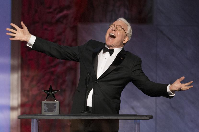 Aktor Steve Martin przyjmuje 43. nagrodę Life Achievement Award Amerykańskiego Instytutu Filmowego w teatrze Dolby w Hollywood w Kalifornii 4 czerwca 2015 r.