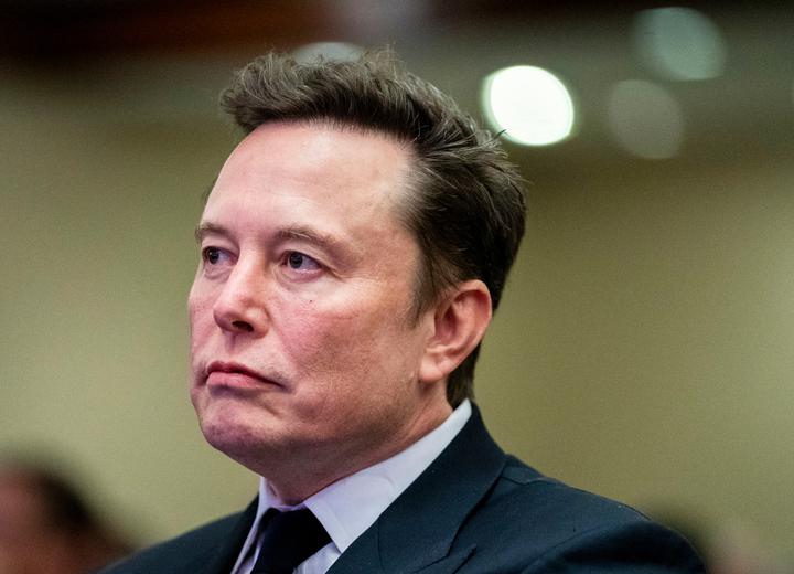 Elon Musk zapowiada Grokipedię, konkurencję dla Wikipedii od xAI