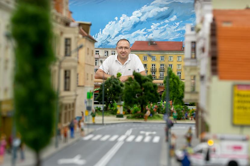 Ambitne plany i nieprawomocny wyrok: