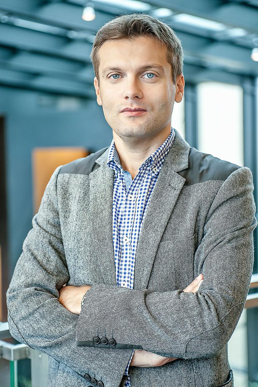 DŁUGOFALOWA WSPÓŁPRACA: