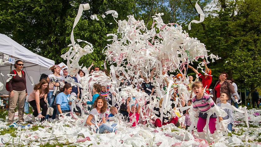 Bitwa na kolorowy papier toaletowy Bitwa na kolorowy papier toaletowy