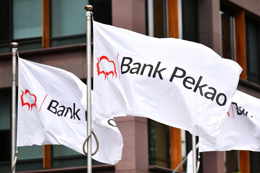 Obsługa dwóch rządowych tarcz finansowych to tylko część działań Banku Pekao wspierających przedsiębiorców w czasie pandemii. Oprócz tego oferuje on klientom m.in. nieoprocentowane pożyczki, gwarancje kredytowe i umożliwia odroczenie spłaty rat. Obsługa dwóch rządowych tarcz finansowych to tylko część działań Banku Pekao wspierających przedsiębiorców w czasie pandemii. Oprócz tego oferuje on klientom m.in. nieoprocentowane pożyczki, gwarancje kredytowe i umożliwia odroczenie spłaty rat.
