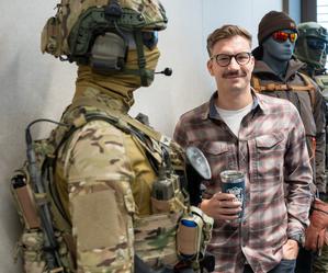 Mundury przyszłości szyją na Dolnym Śląsku