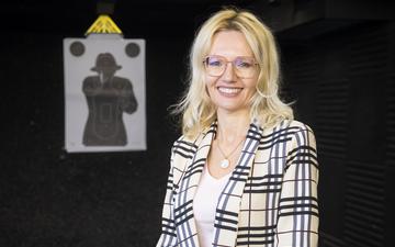 100 Kobiet: Strzelanie przy kawie i inne zawodowe przyjemności