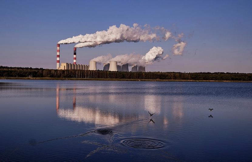 Elektrownia Bełchatów pracująca na węgiel brunatny wygeneruje rekordowe zyski dla PGE Elektrownia Bełchatów pracująca na węgiel brunatny wygeneruje rekordowe zyski dla PGE
