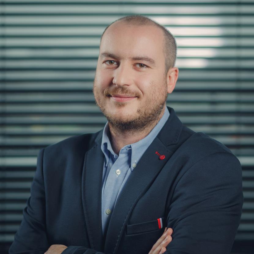 Potrzeby i możliwości:Przed marcem 2020 r. największym wzięciem na polskim rynku cieszyły się lokale do 40 mkw., w trakcie pandemii zaczęliśmy szukać ofert co najmniej 60 mkw. Jednak przewidywane wówczas budżety na taki zakup w naszych deklaracjach w ogóle nie drgnęły, skutkiem czego powróciliśmy do szukania mniejszych, bardziej dostępnych metraży – mówi Jarosław Krawczyk, ekspert serwisu Otodom.
