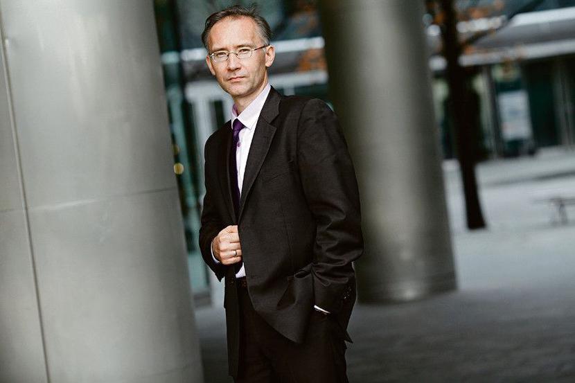 NIE MA GRANIC: Dzisiaj można zestawić jednocześnie nawet kilkaset połączeń osób z wielu krajów, nie martwiąc się o koszty rozmów — mówi Piotr Mazurkiewicz, członek zarządu easyCall.pl. [FOT. WM]