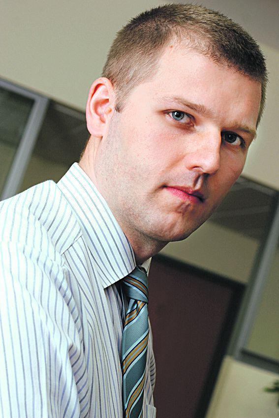 REMONT PILNIE POTRZEBNY: Pojawianie się wielu nowoczesnych obiektów wzmacnia konkurencję
 oferującą świeżość wystroju i jakości obsługi. Hotele przestarzałe nie mogą skutecznie z nimi konkurować,
 więc się je modernizuje, a jeśli ich właściciele nie zdecydują się na taki krok, to systematycznie
 tracą przychody aż do zamknięcia — mówi Jacek Tokarski, analityk inwestycyjny w dziale inwestycji
 hotelowo-rekreacyjnych Colliers International. [FOT. ARC]