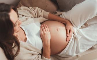 Jest związek pomiędzy poronieniami a upałami. “Nawet dwukrotnie wyższe ryzyko”