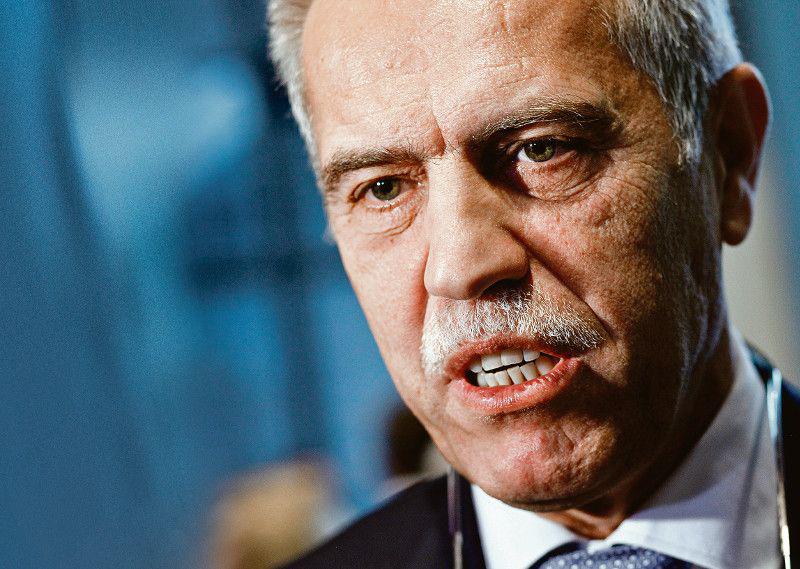Grupa Zygmunta Solorza-Żaka miała wywrócić do góry nogami rynek medialny, finansowy i telekomunikacyjny, przygotowując zintegrowaną ofertę Cyfrowego Polsatu, Polkomtela i Plus Banku. Na razie jest rachunek osobisty dla posiadaczy komórek z Plusa, którego otwieranie trwa kilka dni. [FOT. WM]