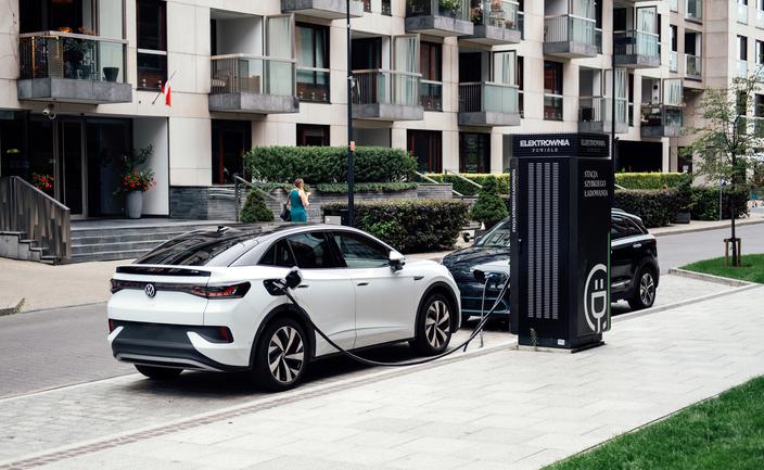 Elektryki dopiero zaczynają zdobywać polski rynek