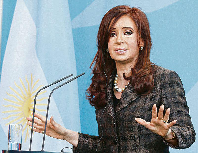 TRUDNE RELACJE: Cristina Fernandez de Kirchner, prezydent Argentyny, znana jest z twardego charakteru. Już na początku prezydentury w 2007 r. weszła w ostry konflikt dyplomatyczny z rządem USA. Teraz również prowadzi twardą grę z amerykańskimi instytucjami finansowymi i tamtejszymi sądami. [FOT. BLOOMBERG]