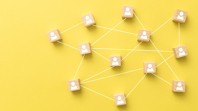 Pamiętaj, że networking jest procesem długotrwałym. Ciężko jest zbudować zaufanie podczas jednej rozmowy.