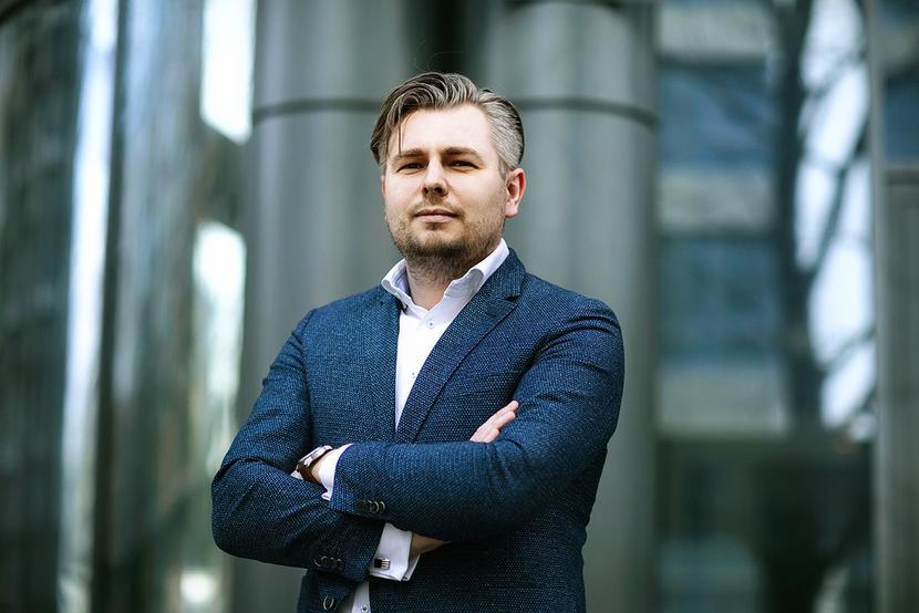 WALCZY, NA RAZIE ZZA KRAT: