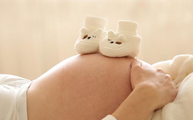 Suplementacja probiotykami w czasie ciąży łagodzi nudności i zaparcia [BADANIA]
