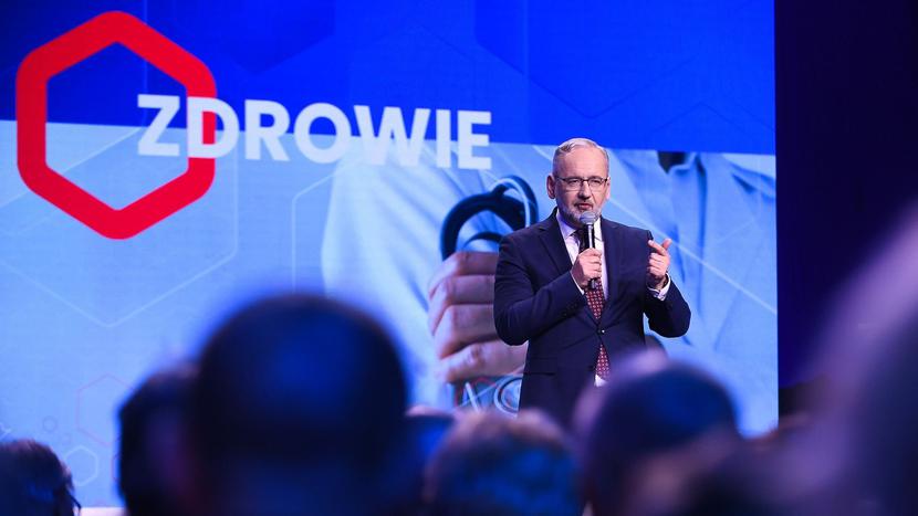 Pacjenci oczekują m.in. szybkiego dostępu do lekarzy i medyków mających wysokie kwalifikacje, chcą też być przyjmowani w przyjaznych, komfortowych warunkach - mówił w czasie konwencji PiS minister zdrowia Adam Niedzielski. Pacjenci oczekują m.in. szybkiego dostępu do lekarzy i medyków mających wysokie kwalifikacje, chcą też być przyjmowani w przyjaznych, komfortowych warunkach - mówił w czasie konwencji PiS minister zdrowia Adam Niedzielski.