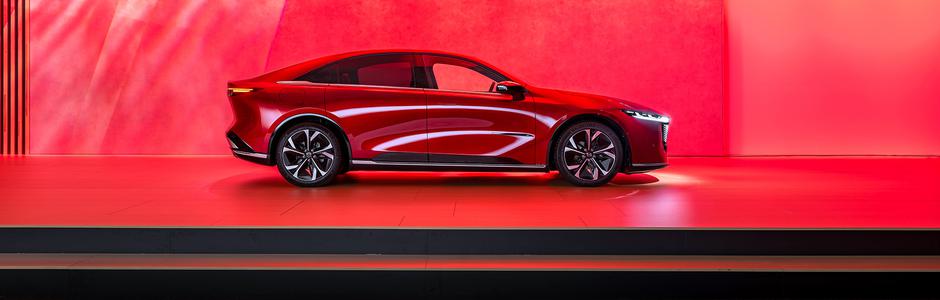 Elektryk, który jedzie nie do&nbsp;końca swoją drogą