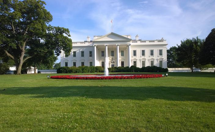 Donald Trump grozi masowymi zwolnieniami w administracji federalnej