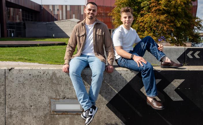 Najpierw biznes, potem matura. Polska Callstack mafia podbija USA