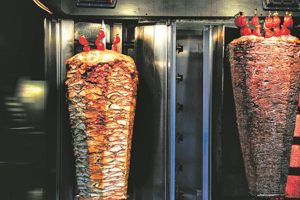 Kebab pod stałym nadzorem