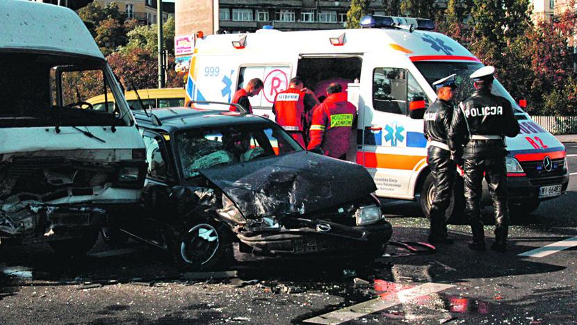 SPOSÓB NA DOŁEK: Nawet co czwarty kierowca rezygnuje
 z zakupu polisy AC — twierdzą ubezpieczyciele. Wyjściem
 z sytuacji ma być minicasco. [FOT. MP]