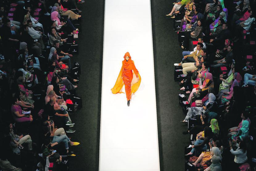 SKROMNA MODA: