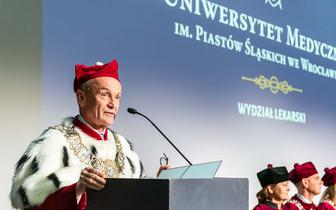 Uniwersytet Medyczny we Wrocławiu najlepszą polską uczelnią medyczną [TOP 10 CWUR]