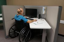 W Polsce tylko co trzeci niepełnosprawny pracuje. Wdówik o “pułapce świadczeniowej”
