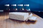 W próbkach twarogu wykryto bakterie Listeria monocytogenes