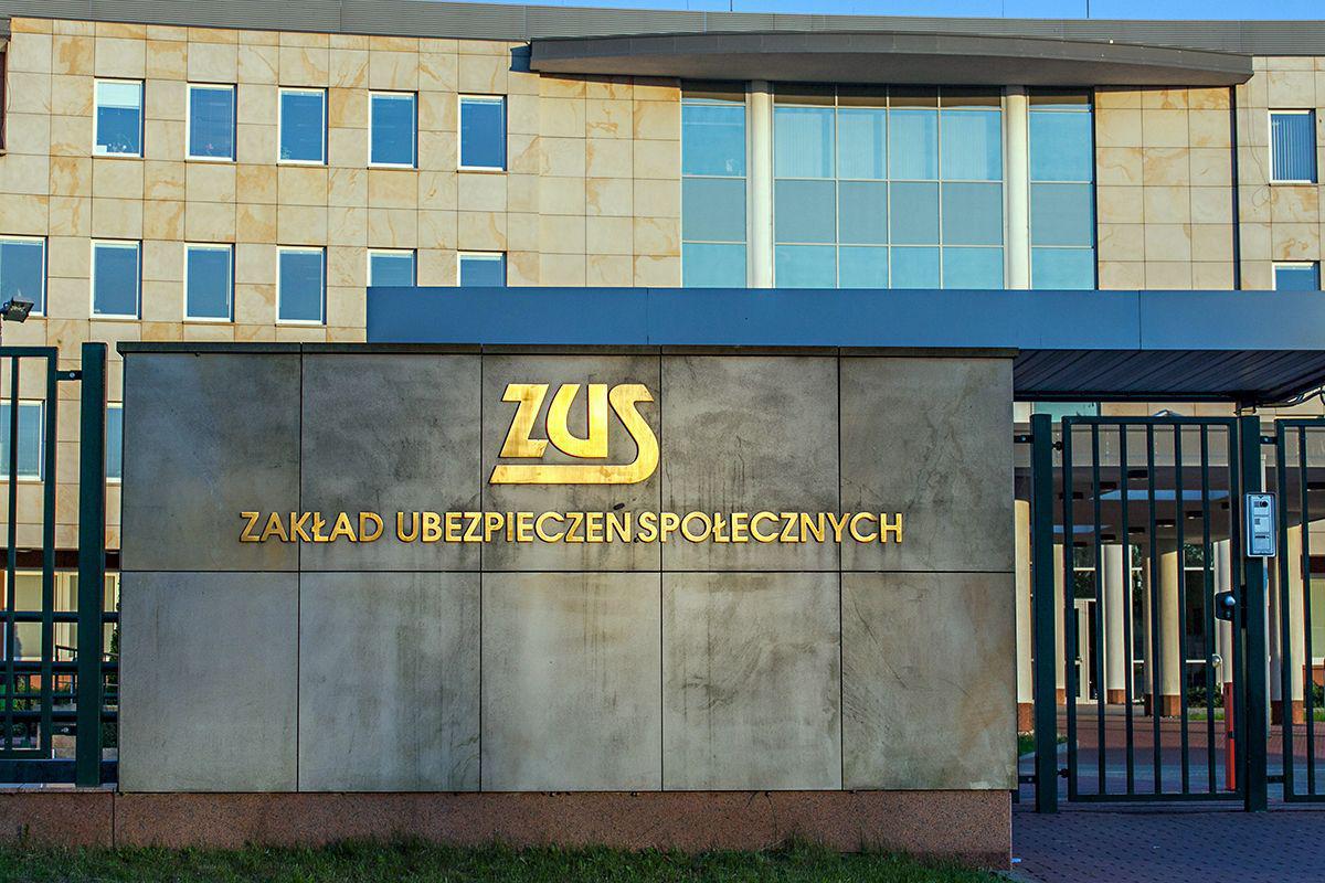 W ZUS rozpoczęły się rozmowy zarządu ze związkowcami - Vimarsana News