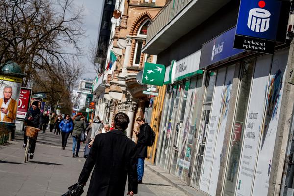 Raport: Liczba placówek bankowych – III kw. 2023 r.